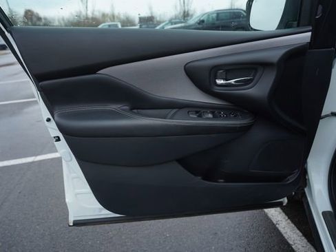 Used 2024 Nissan Murano SV w/ SV Midnight Edition Package image 14