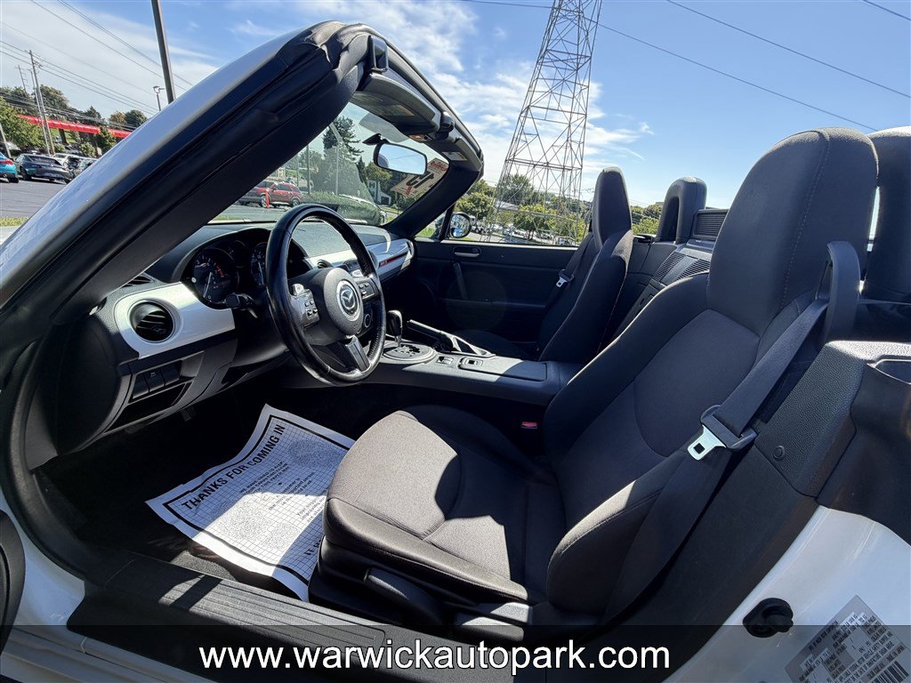 Used 2015 MAZDA MX-5 Miata Club RWD image 6