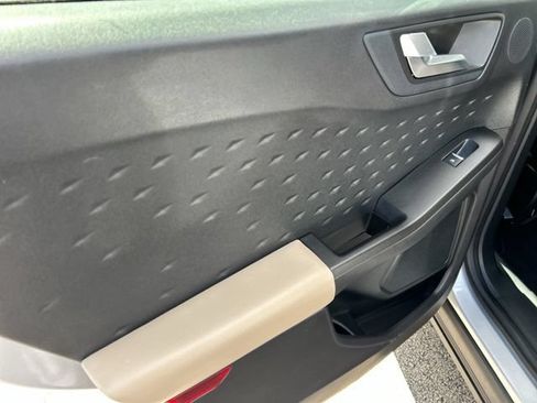 Used 2020 Ford Escape Titanium AWD/4WD image 21