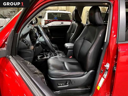 Used 2021 Toyota 4Runner Venture w/ Moonroof Package image 7