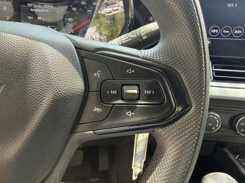 Used 2025 Chevrolet Trax LS FWD image 18