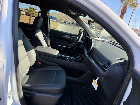 New 2026 Chevrolet Traverse LT w/ Driver Confidence Package image 12