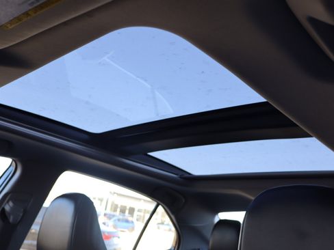 Used 2021 Toyota Camry XLE image 11