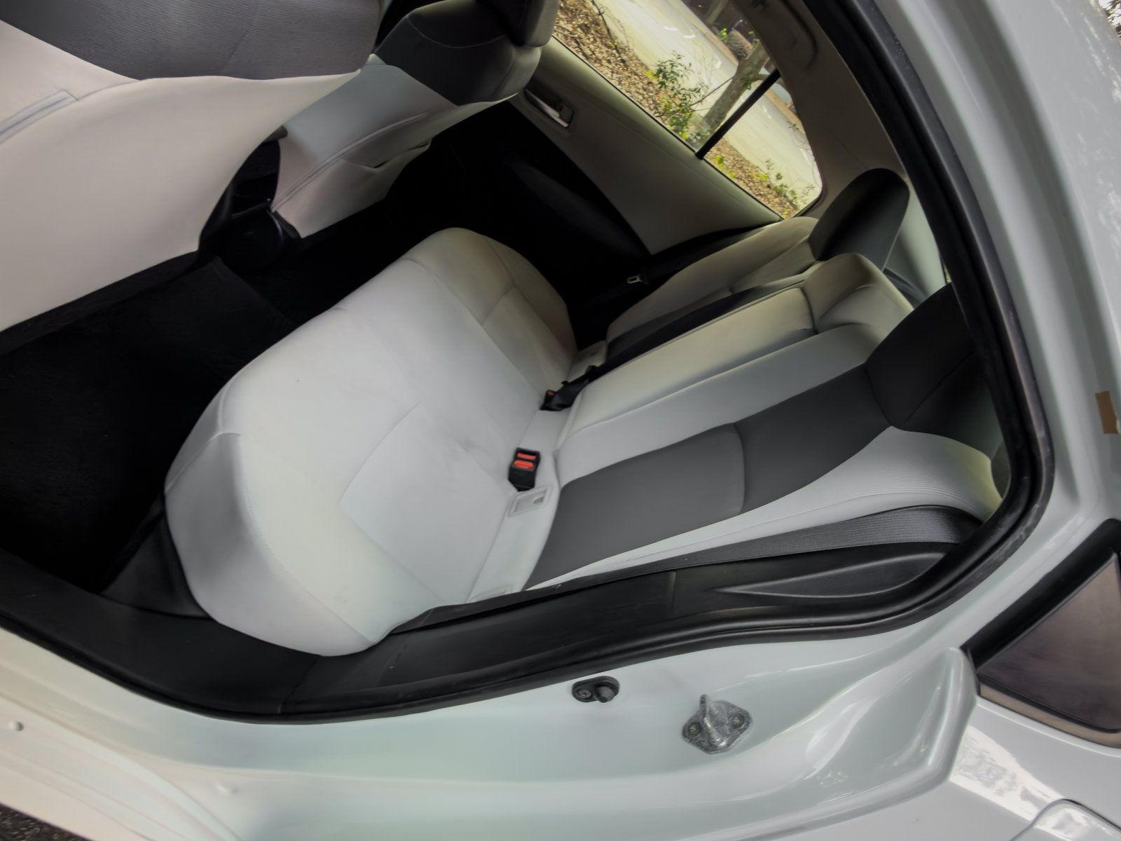 Used 2021 Toyota Corolla LE FWD image 15
