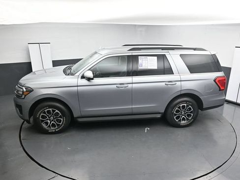 Used 2024 Ford Expedition XLT AWD/4WD image 24