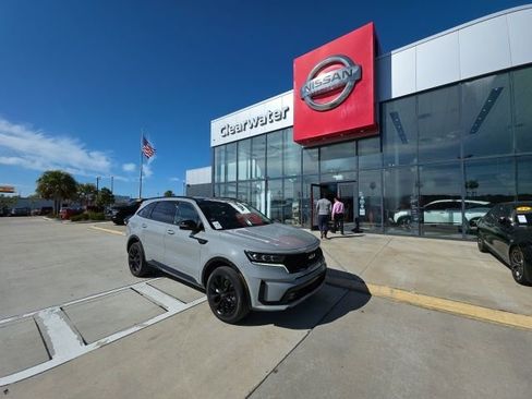 Used 2023 Kia Sorento SX image 1