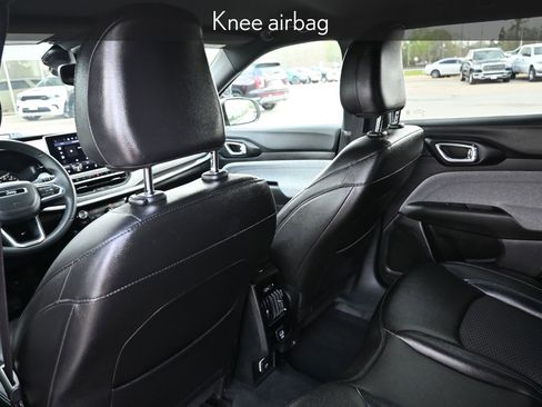 Used 2024 Jeep Compass Latitude image 23