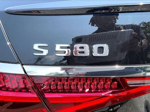 Used 2025 Mercedes-Benz S 580 4MATIC Sedan image 32