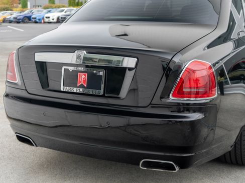 Used 2017 Rolls-Royce Ghost image 7