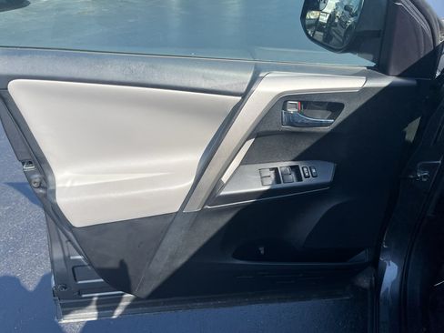 Used 2016 Toyota RAV4 XLE AWD/4WD image 9