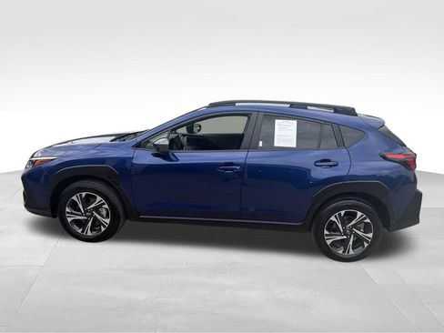 Used 2025 Subaru Crosstrek 2.5i Premium AWD/4WD image 2