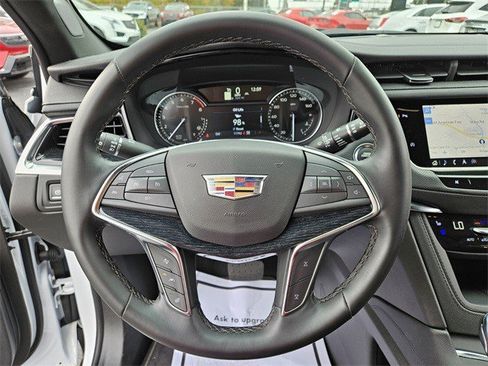 Certified 2025 Cadillac XT5 Premium Luxury image 23