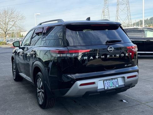 Used 2022 Nissan Pathfinder SL image 5
