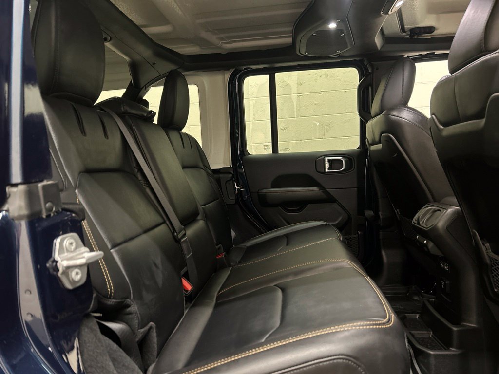 Used 2025 Jeep Wrangler Unlimited Sahara AWD/4WD image 11