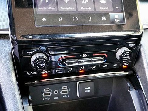 Used 2023 Jeep Grand Cherokee Laredo RWD image 27