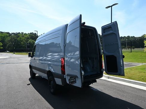 Used 2025 Mercedes-Benz Sprinter 2500 image 30