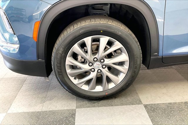 Used 2025 Buick Enclave Preferred AWD/4WD image 8