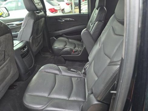 Used 2019 Cadillac Escalade ESV Platinum image 4