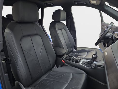Used 2019 Audi Q3 2.0T Premium Plus image 12