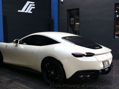 Used 2022 Ferrari Roma image 5