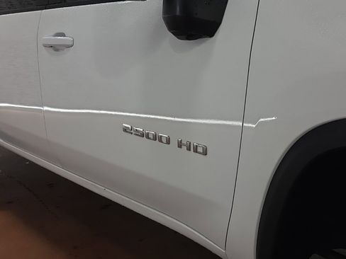 Used 2023 Chevrolet Silverado 2500 LT image 12