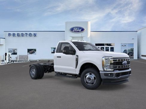 New 2025 Ford F350 XL w/ XL Chrome Package image 7