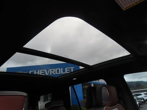 Certified 2024 GMC Yukon Denali Ultimate image 54