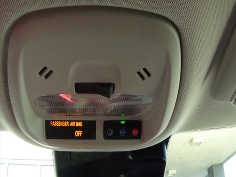 Used 2025 Chevrolet Trax LT w/ LT Convenience Package image 26