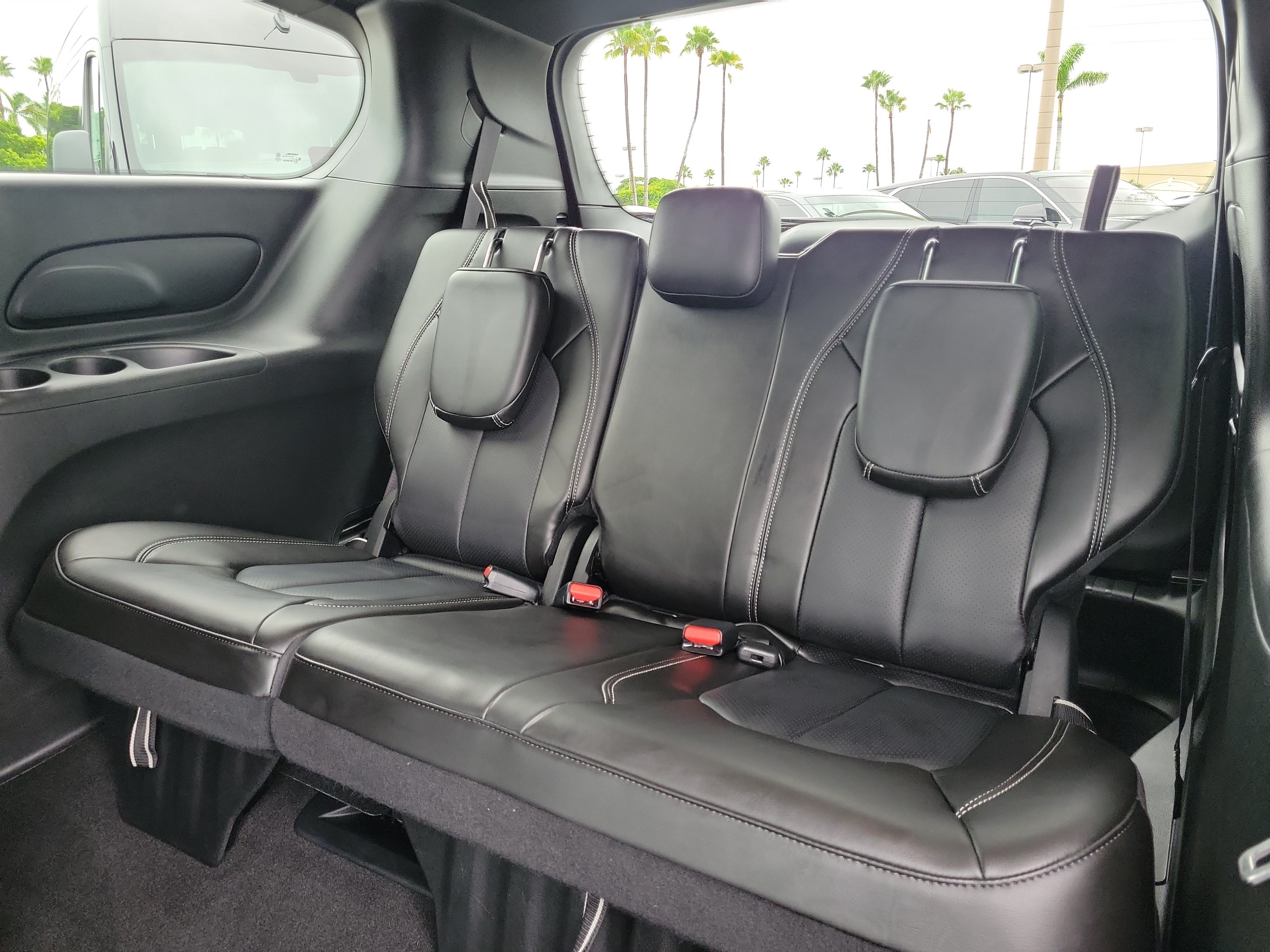 Used 2023 Chrysler Pacifica Touring-L w/ S Appearance Package AWD/4WD image 14