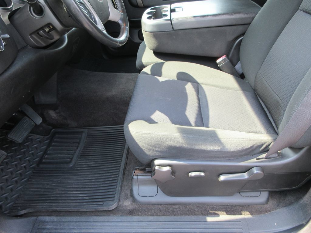 Used 2011 Chevrolet Silverado 1500 LT w/ Interior Plus Package AWD/4WD image 14
