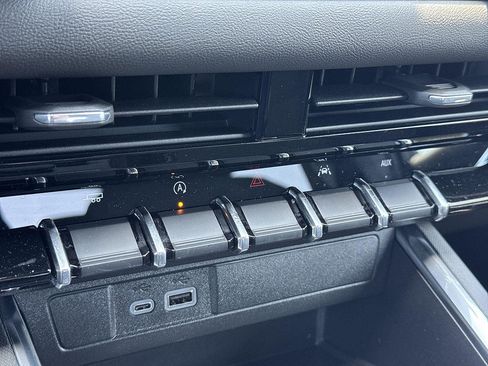 New 2026 GMC Canyon Elevation w/ LPO, Black Badging Package RWD image 16