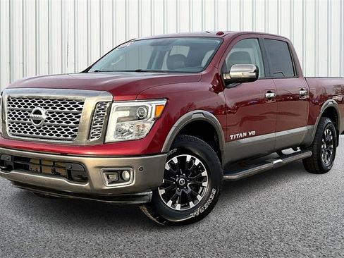 Used 2018 Nissan Titan Platinum Reserve image 3