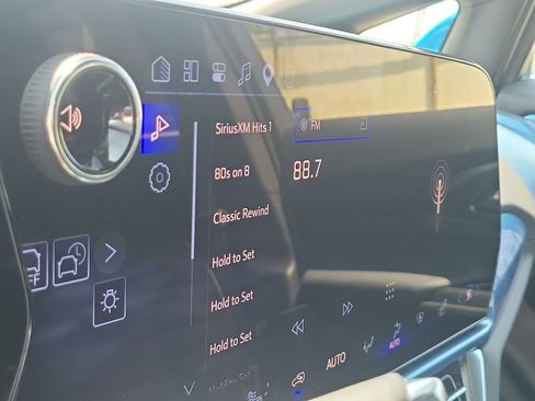 Certified 2024 Chevrolet Equinox EV LT FWD image 27