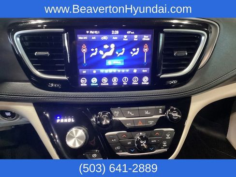 Used 2019 Chrysler Pacifica Limited w/ Advanced Safetytec Group image 15