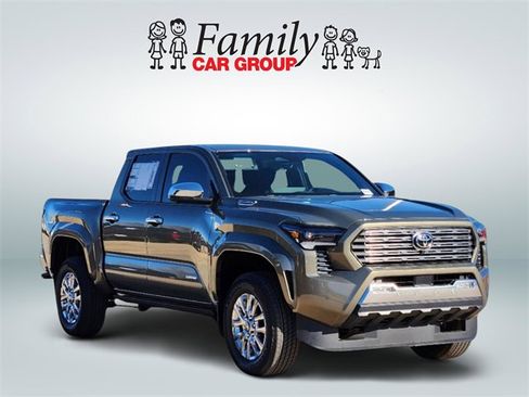 Used 2024 Toyota Tacoma Limited image 2