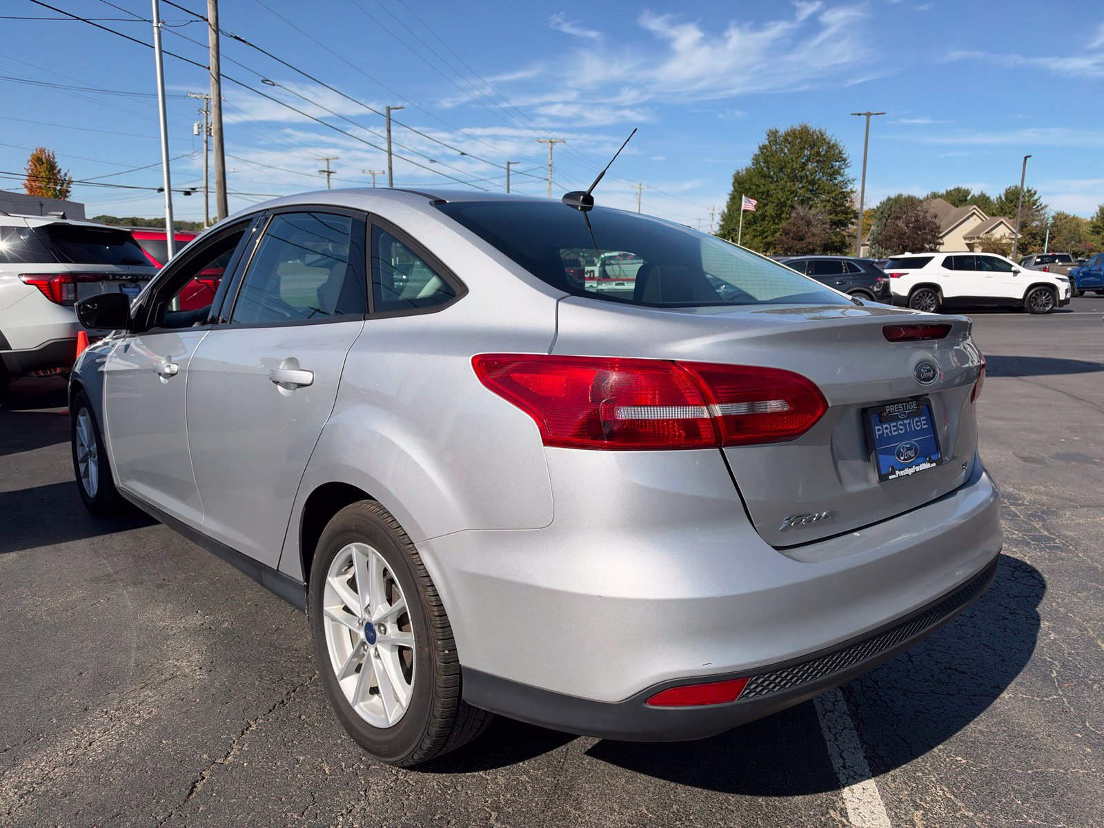 Used 2018 Ford Focus SE FWD image 3