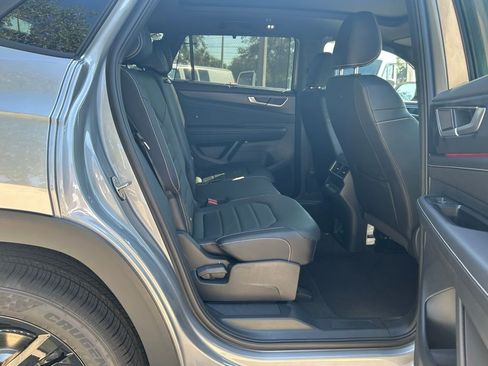 New 2026 Volkswagen Atlas Cross Sport SEL R-Line image 39