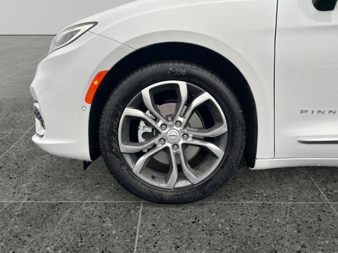 New 2026 Chrysler Pacifica Pinnacle image 14
