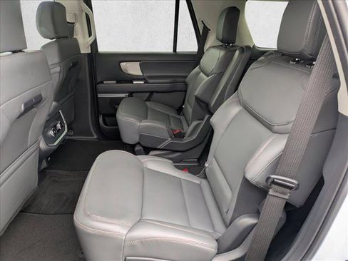 New 2025 Ford Expedition Active image 15