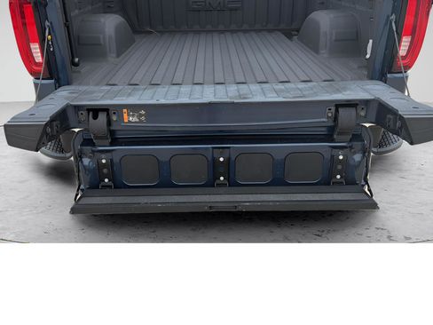 Used 2019 GMC Sierra 1500 SLT w/ SLT Premium Plus Package AWD/4WD image 32