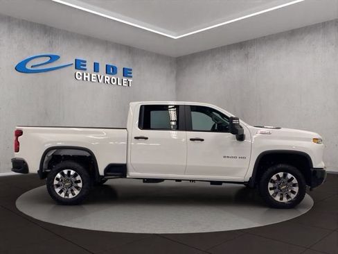 New 2026 Chevrolet Silverado 2500 Custom w/ Custom Value Package AWD/4WD image 9