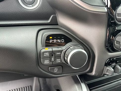 New 2026 RAM 1500 4x4 Crew Cab image 27