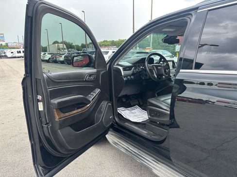 Used 2015 Chevrolet Suburban LT AWD/4WD image 16