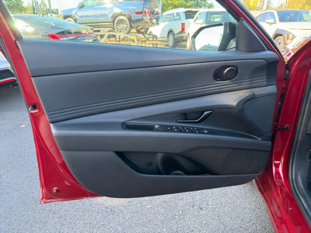 Certified 2025 Hyundai Elantra Sport FWD image 21
