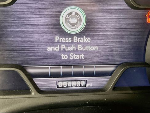 Used 2022 RAM 1500 Laramie AWD/4WD image 12