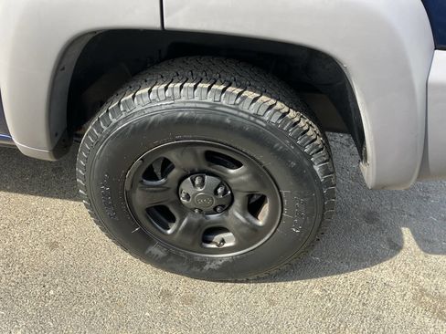 Used 2002 Jeep Liberty Sport image 14