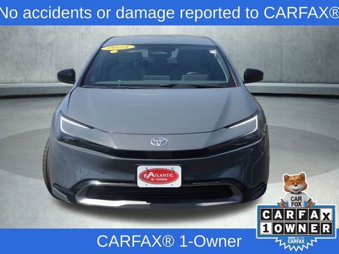 Used 2025 Toyota Prius XLE AWD/4WD image 2