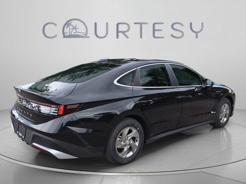 New 2026 Hyundai Sonata SE FWD image 5