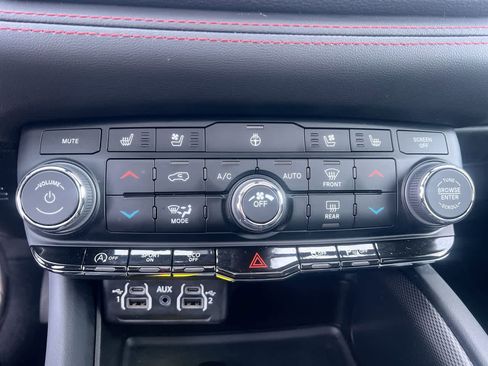 Used 2024 Dodge Durango GT AWD/4WD image 19