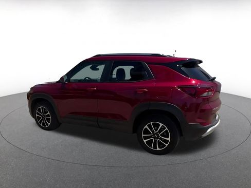 Used 2025 Chevrolet TrailBlazer LT FWD image 8